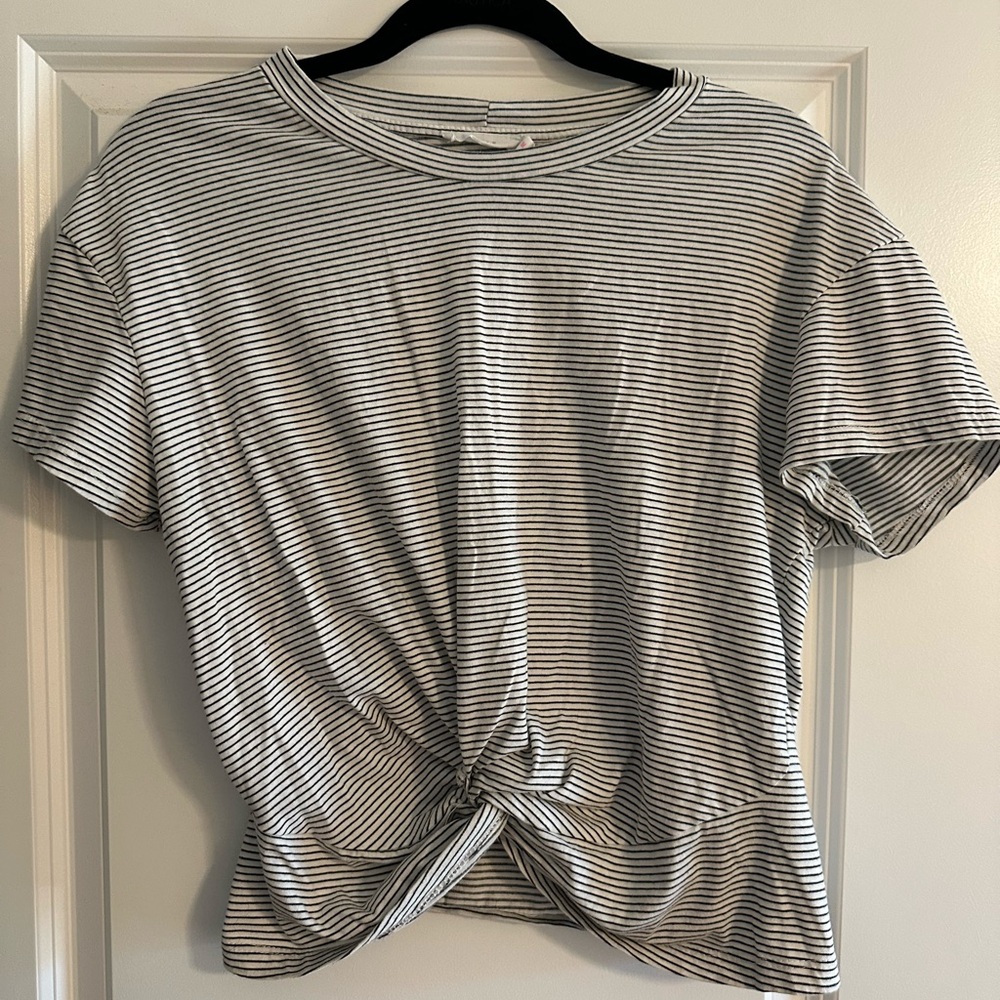 Lush Black and White Striped Knot Front Tee size M